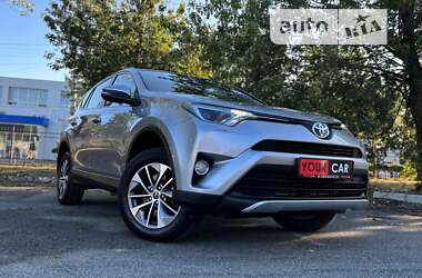 Внедорожник / Кроссовер Toyota RAV4 2018 в Киеве