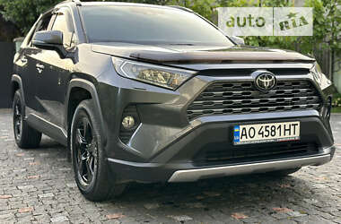 Внедорожник / Кроссовер Toyota RAV4 2020 в Виноградове