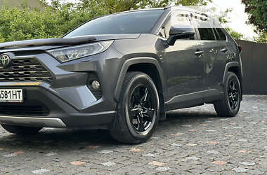 Внедорожник / Кроссовер Toyota RAV4 2020 в Виноградове