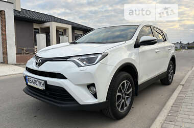 Внедорожник / Кроссовер Toyota RAV4 2018 в Виннице