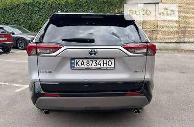 Позашляховик / Кросовер Toyota RAV4 2021 в Києві
