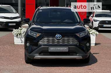 Внедорожник / Кроссовер Toyota RAV4 2019 в Хмельницком