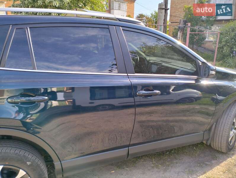 Позашляховик / Кросовер Toyota RAV4 2018 в Тульчині