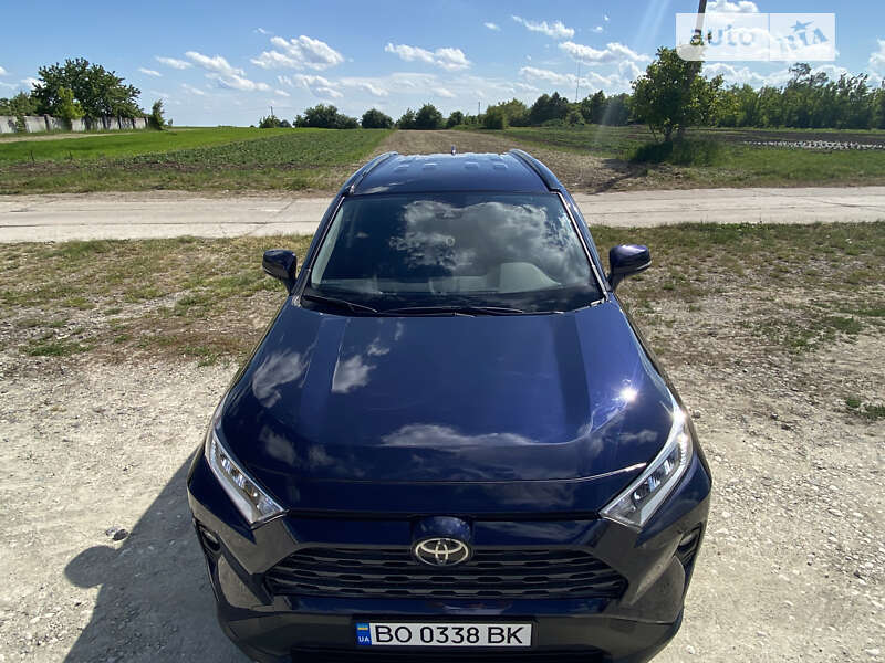 Внедорожник / Кроссовер Toyota RAV4 2021 в Тернополе
