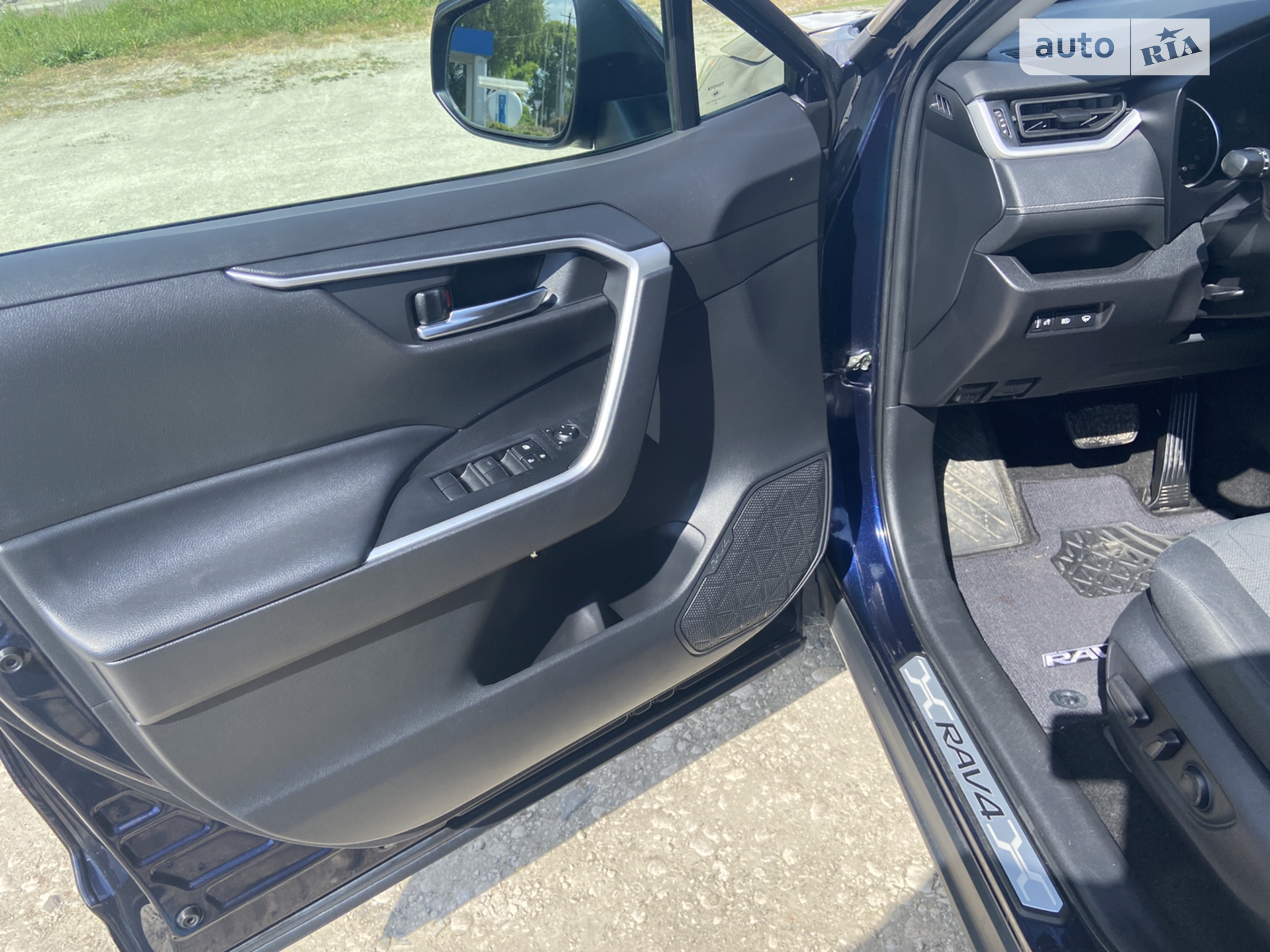 2021 Toyota RAV 4 - мініатюра 28