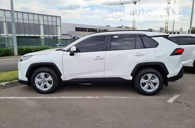 Внедорожник / Кроссовер Toyota RAV4 2021 в Харькове