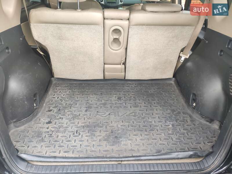 Внедорожник / Кроссовер Toyota RAV4 2010 в Коростышеве