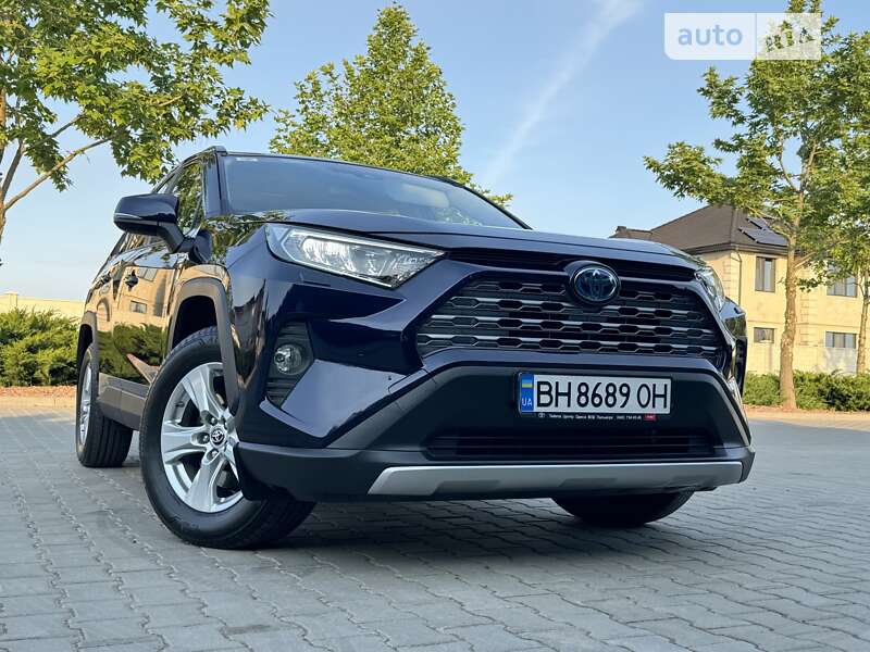 Внедорожник / Кроссовер Toyota RAV4 2021 в Одессе