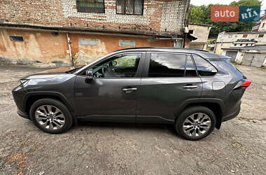 Внедорожник / Кроссовер Toyota RAV4 2021 в Львове