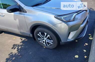 Внедорожник / Кроссовер Toyota RAV4 2016 в Черкассах