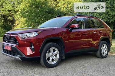 Позашляховик / Кросовер Toyota RAV4 2020 в Надвірній