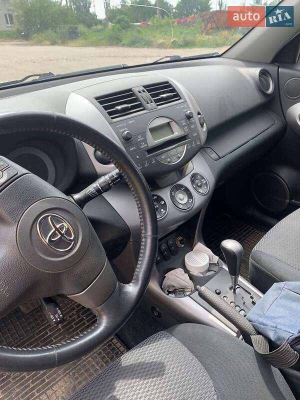 Внедорожник / Кроссовер Toyota RAV4 2006 в Богуславе