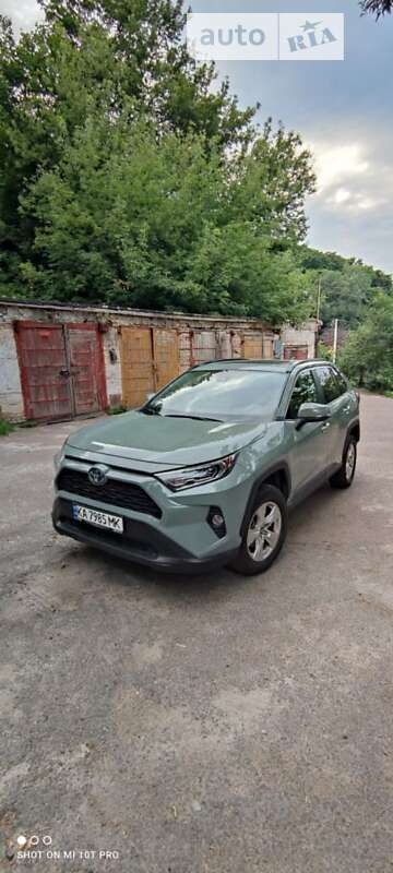 Внедорожник / Кроссовер Toyota RAV4 2021 в Киеве