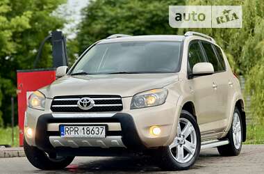 Позашляховик / Кросовер Toyota RAV4 2007 в Міжгір'ї