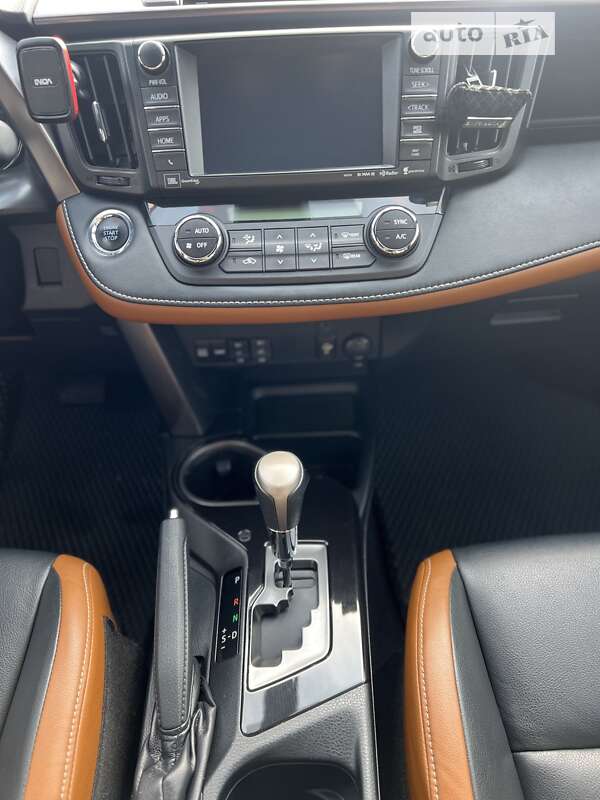 Внедорожник / Кроссовер Toyota RAV4 2016 в Одессе