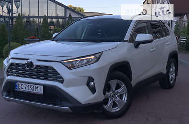 Внедорожник / Кроссовер Toyota RAV4 2021 в Стрые