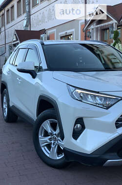 Внедорожник / Кроссовер Toyota RAV4 2021 в Стрые