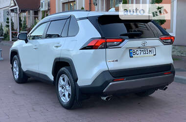 Внедорожник / Кроссовер Toyota RAV4 2021 в Стрые