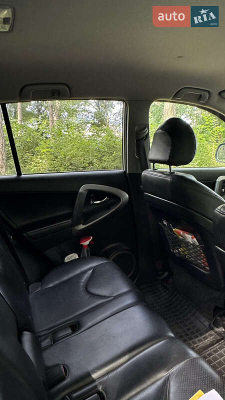 Внедорожник / Кроссовер Toyota RAV4 2006 в Каменец-Подольском