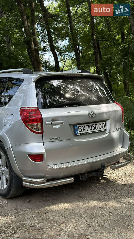 Внедорожник / Кроссовер Toyota RAV4 2006 в Каменец-Подольском