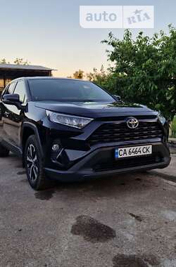 Позашляховик / Кросовер Toyota RAV4 2020 в Києві