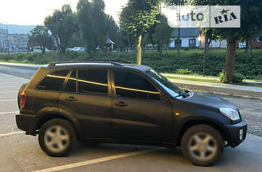 Внедорожник / Кроссовер Toyota RAV4 2003 в Сваляве