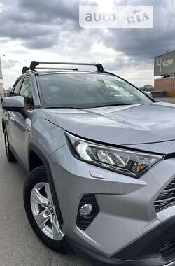 Внедорожник / Кроссовер Toyota RAV4 2020 в Киеве