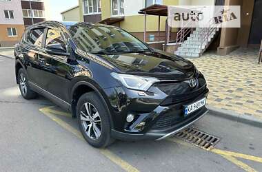 Внедорожник / Кроссовер Toyota RAV4 2017 в Киеве