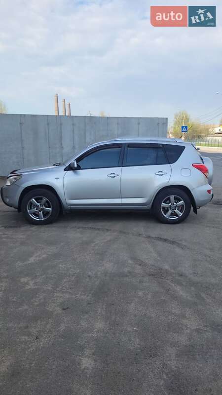 Позашляховик / Кросовер Toyota RAV4 2006 в Києві