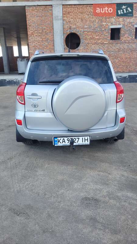 Позашляховик / Кросовер Toyota RAV4 2006 в Києві