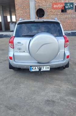 Позашляховик / Кросовер Toyota RAV4 2006 в Києві