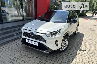 Позашляховик / Кросовер Toyota RAV4 2020 в Києві