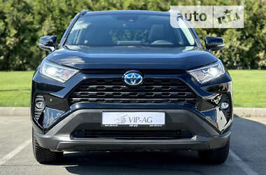 Внедорожник / Кроссовер Toyota RAV4 2019 в Киеве