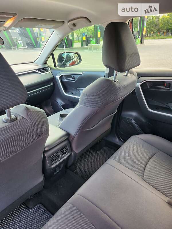 Позашляховик / Кросовер Toyota RAV4 2019 в Одесі