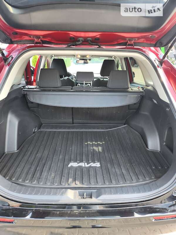 Позашляховик / Кросовер Toyota RAV4 2019 в Одесі
