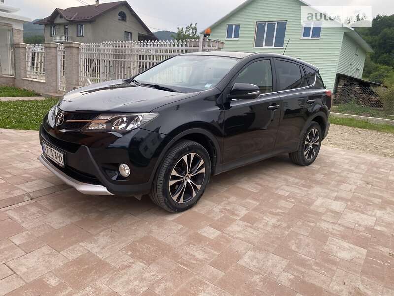 Внедорожник / Кроссовер Toyota RAV4 2015 в Ивано-Франковске