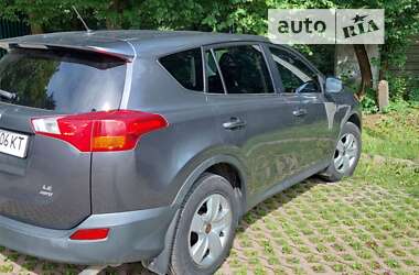 Позашляховик / Кросовер Toyota RAV4 2015 в Львові