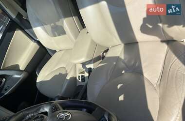 Позашляховик / Кросовер Toyota RAV4 2011 в Золочеві