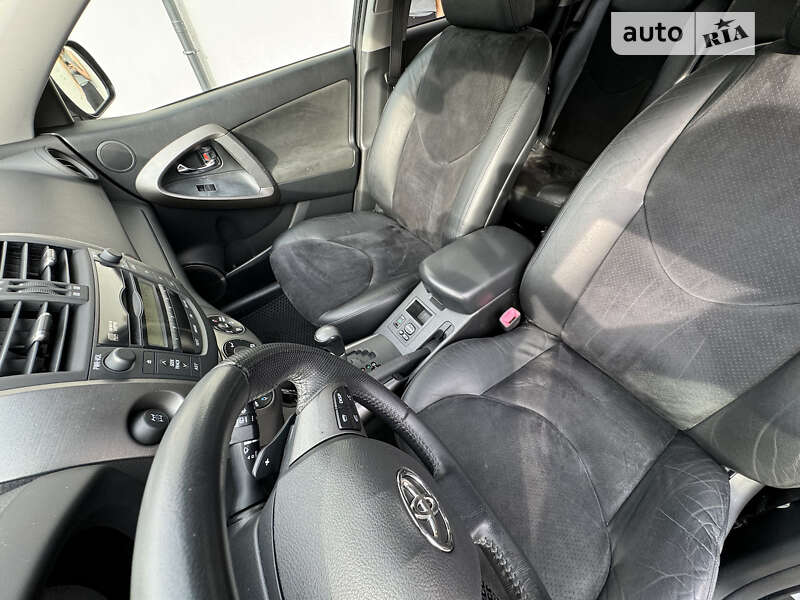 Внедорожник / Кроссовер Toyota RAV4 2011 в Виннице