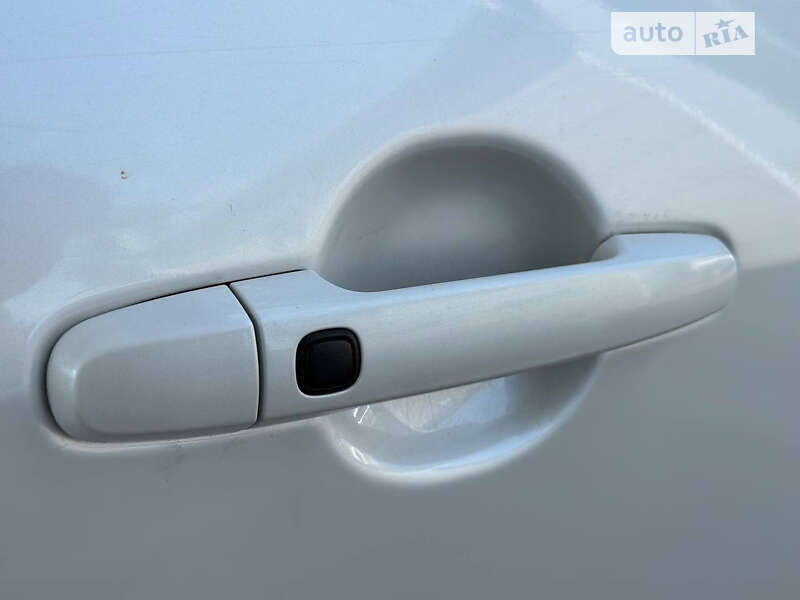 Внедорожник / Кроссовер Toyota RAV4 2012 в Одессе фото 7 Внедорожник / Кроссовер Toyota RAV4 2012 в Одессе