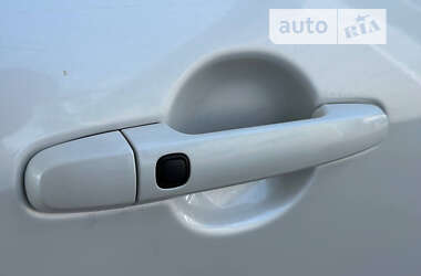 Внедорожник / Кроссовер Toyota RAV4 2012 в 