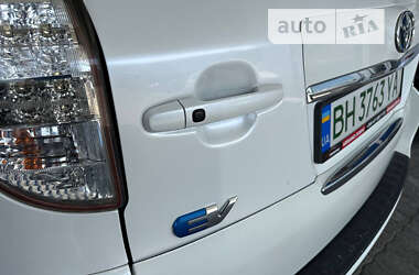 Внедорожник / Кроссовер Toyota RAV4 2012 в 