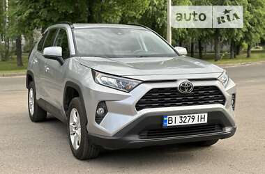 Внедорожник / Кроссовер Toyota RAV4 2019 в Лубнах