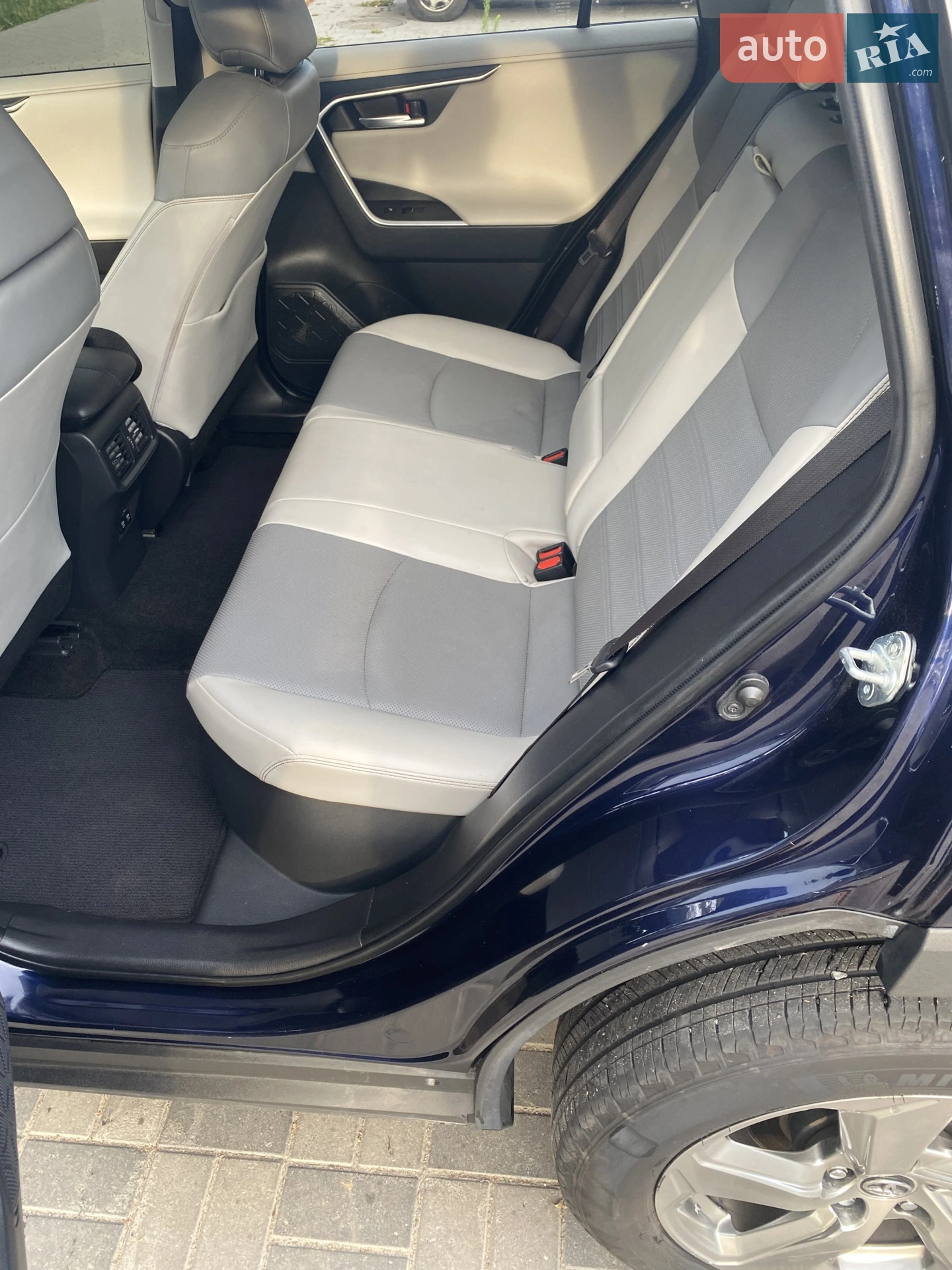 2019 Toyota RAV 4 - мініатюра 12