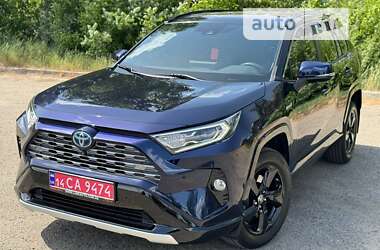 Позашляховик / Кросовер Toyota RAV4 2020 в Львові