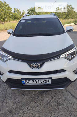 Внедорожник / Кроссовер Toyota RAV4 2015 в Южноукраинске