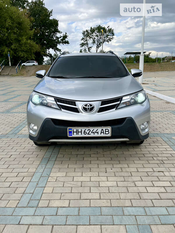 Позашляховик / Кросовер Toyota RAV4 2014 в Ізмаїлі