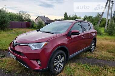 Позашляховик / Кросовер Toyota RAV4 2017 в Червонограді