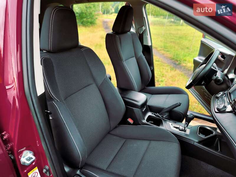 Внедорожник / Кроссовер Toyota RAV4 2017 в Шептицькому