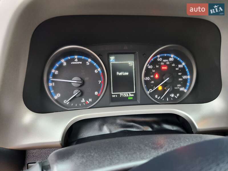 Внедорожник / Кроссовер Toyota RAV4 2017 в Шептицькому